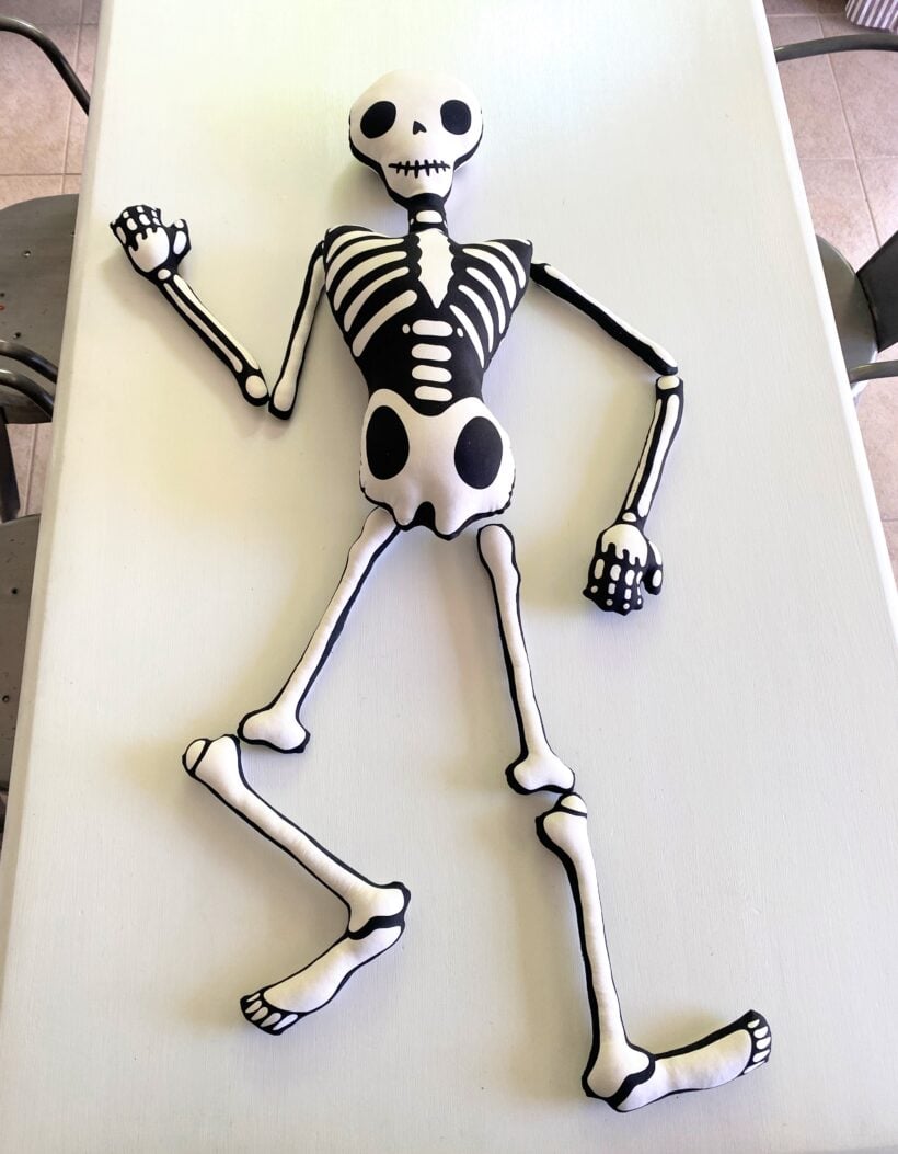 full skeleton on table